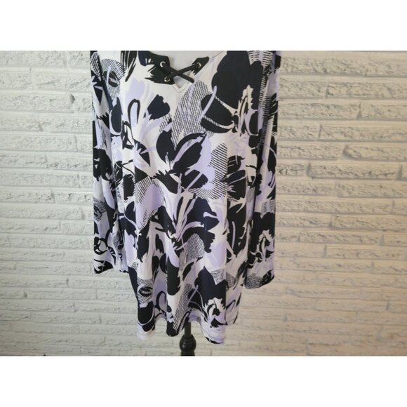 CJ Banks Womens Top 1X Plus Tunic 3/4 Sleeve Lace Up Black Floral FLO340E - Picture 4 of 8